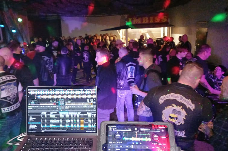 DJ Holli, DJ Service, DJ Hannover, Diskjokey Hannover, Hochzeit, Geburtstag, Firmenevent, Messeparty, Abiball, Hildesheim